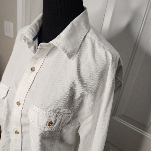Women's Islander White Button Up Roll Up Long Sleeve Shirt  Size Medium - Picture 5 of 5